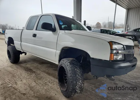 2006 Chevrolet Silverado K1500 z USA, uszkodzony, nr VIN 2GCEK19V761335483